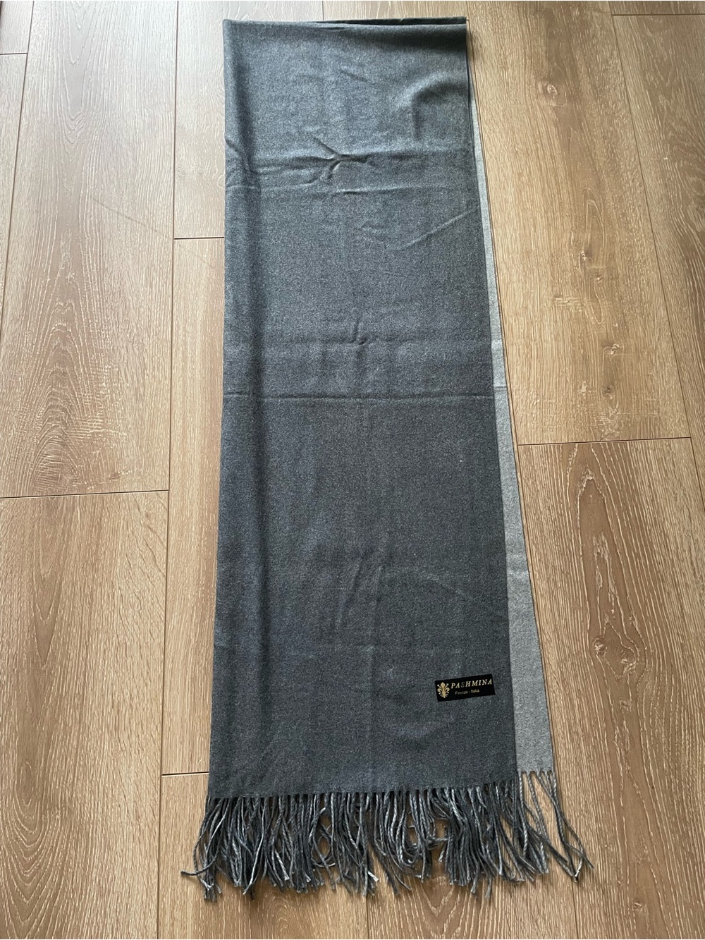 NWOT Pashmina Cashmere Gray Two-Tone Scarf from Florence - Picture 2 of 2